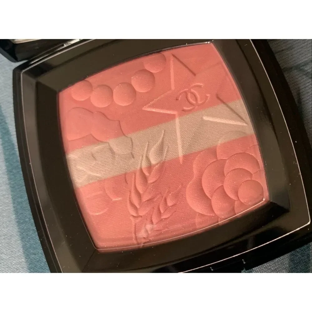 NEW IN BOX CHANEL BLUSH POWDER #997 LIMITED EDITION ROSE LUMIERE
